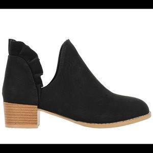 Women’s Ankle Booties Slip On with Ruffles 5, 5.5